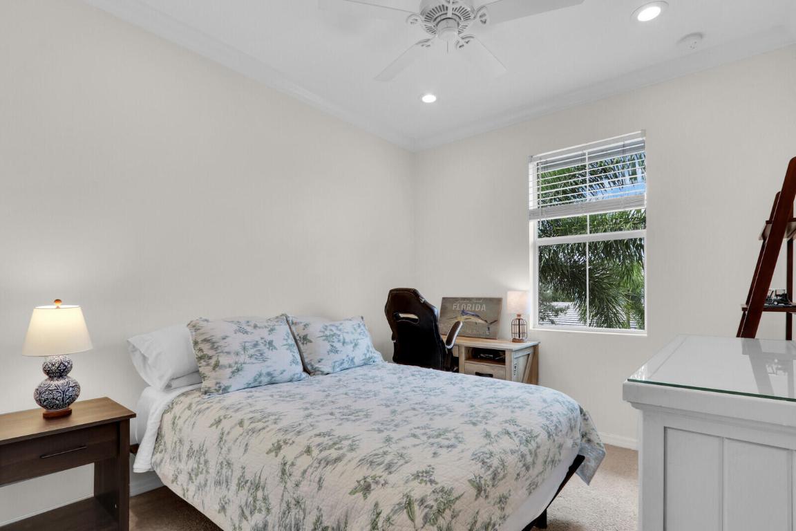 1169 E Dakota Dr Jupiter, FL 33458