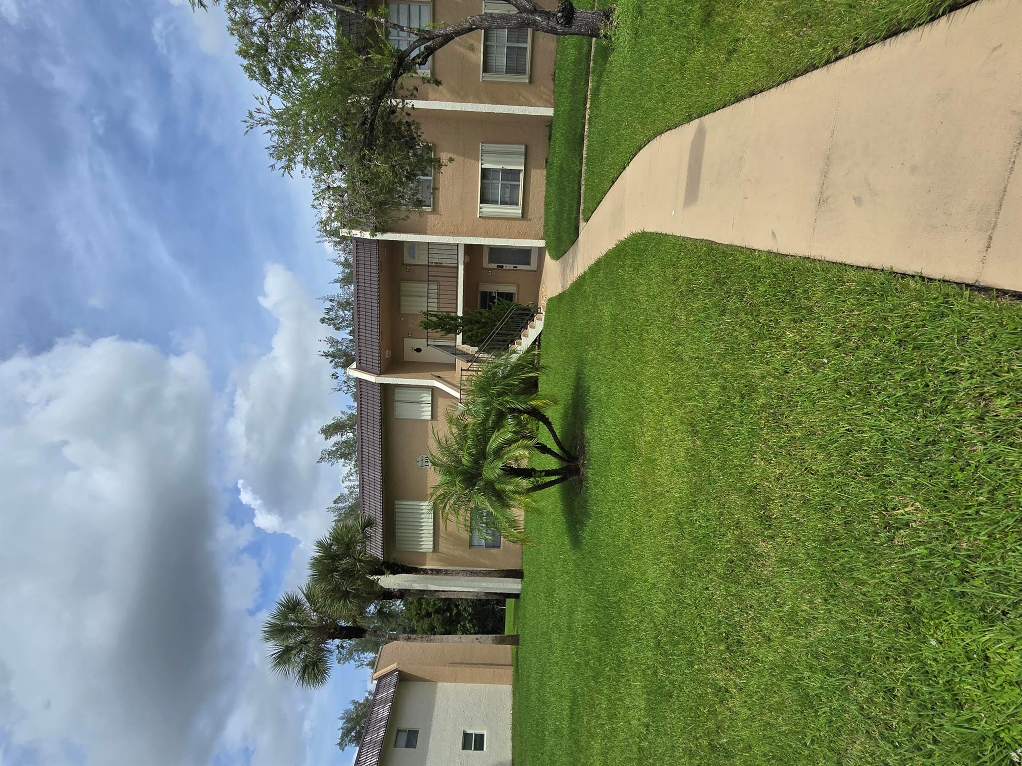 140 Lake Meryl Dr #233