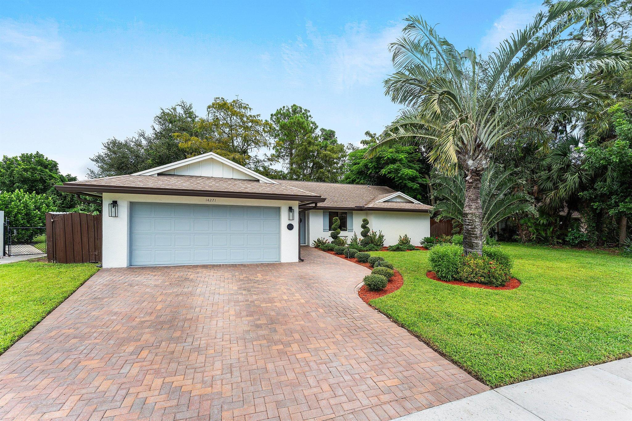 14271 Flora Ln