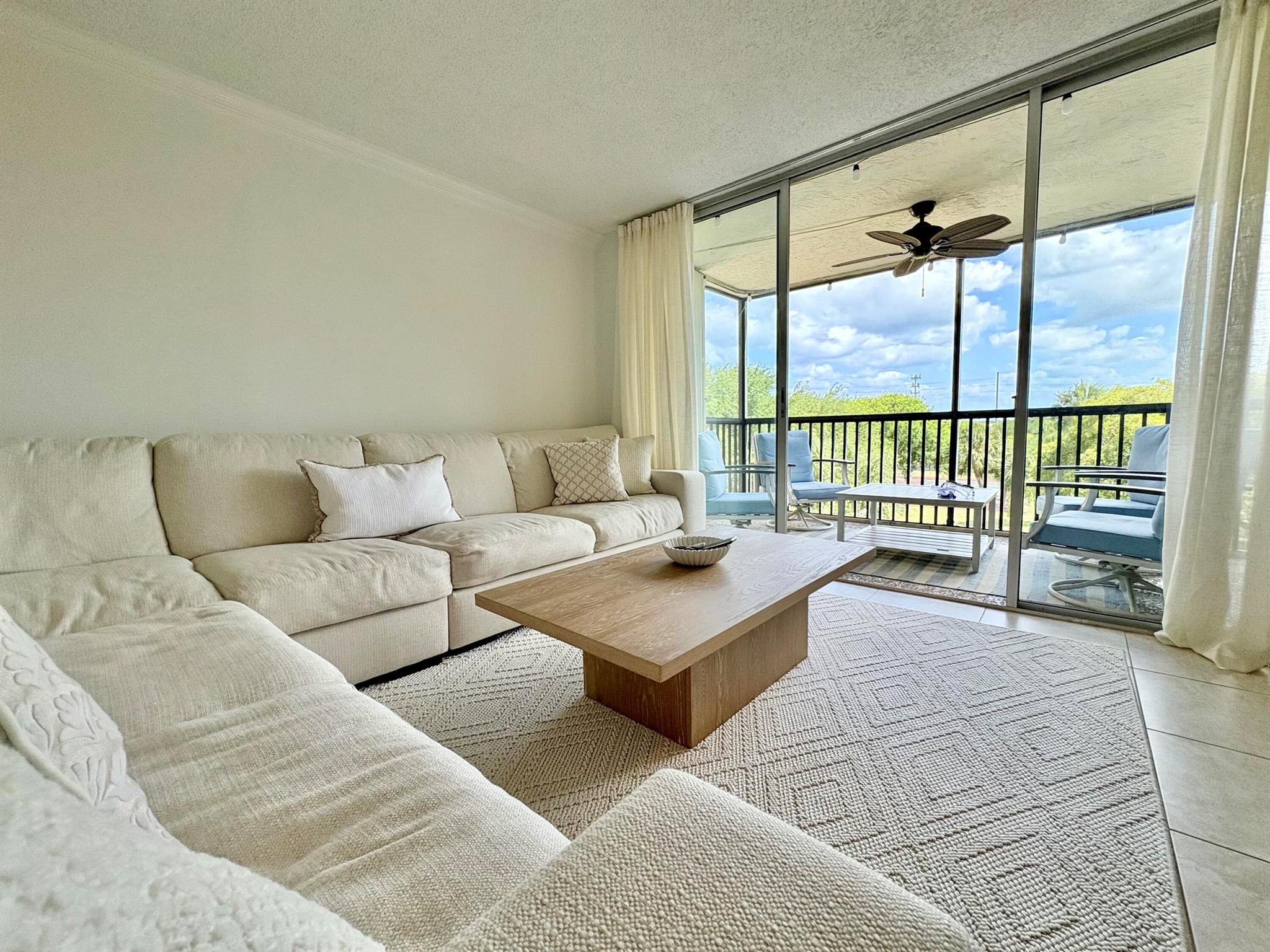 5280 NW 2nd Ave #412