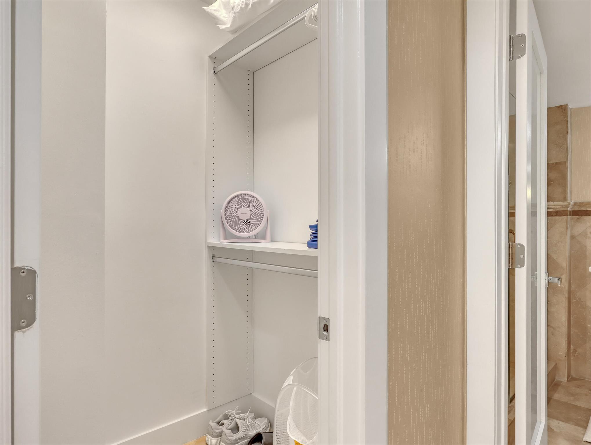 5380 N Ocean Dr #3b Riviera Beach, FL 33404