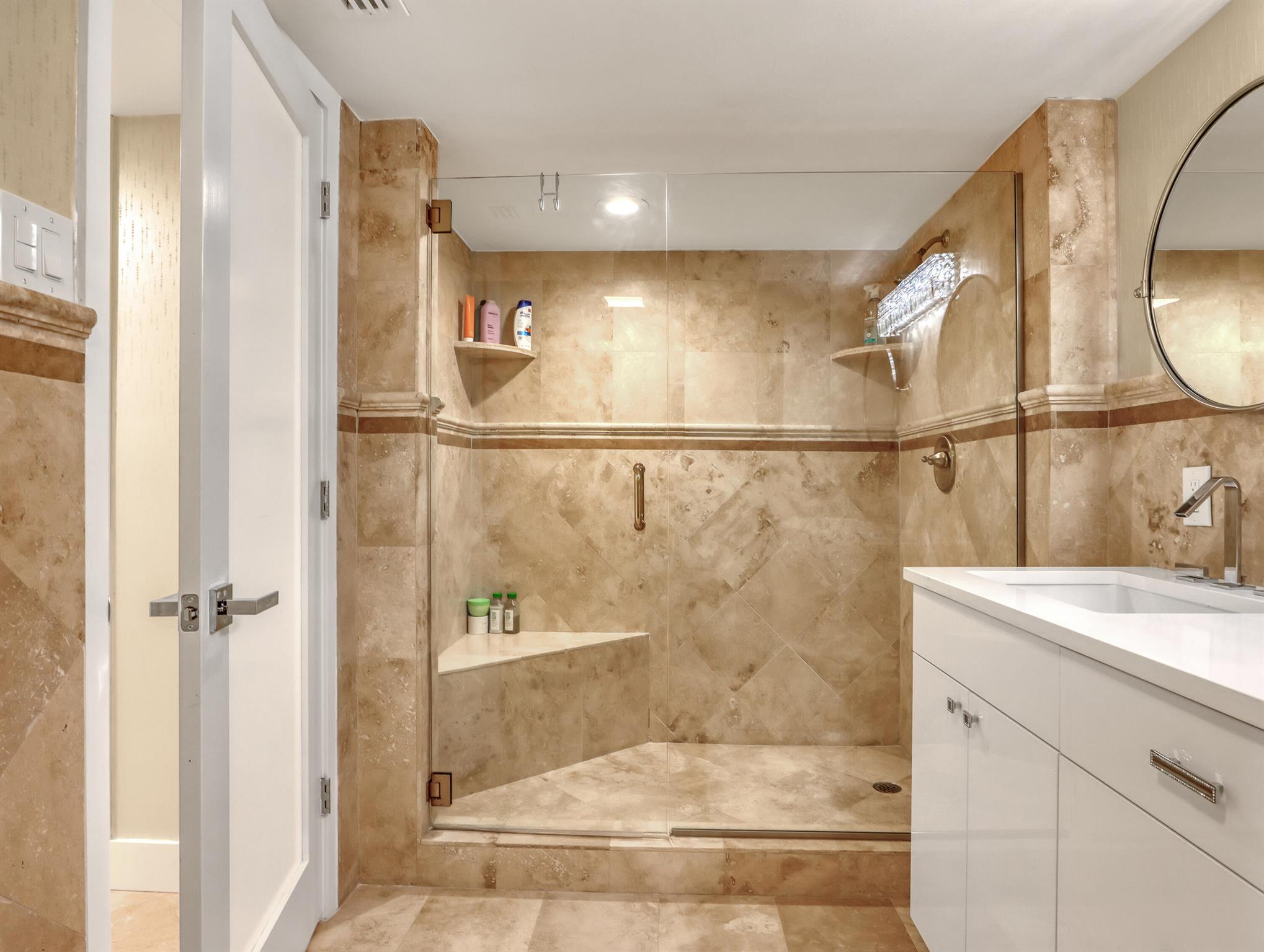 5380 N Ocean Dr #3b Riviera Beach, FL 33404