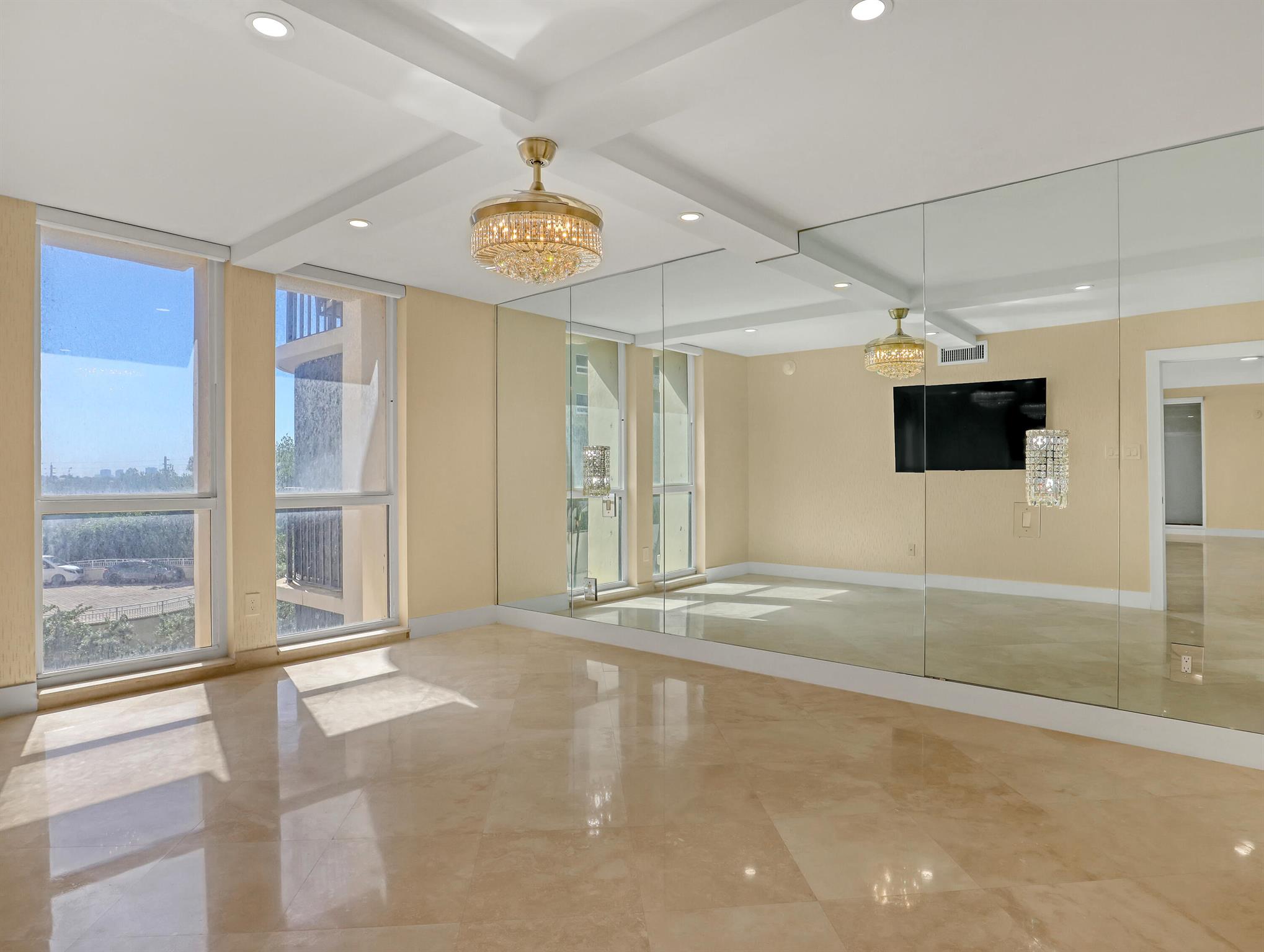 5380 N Ocean Dr #3b Riviera Beach, FL 33404