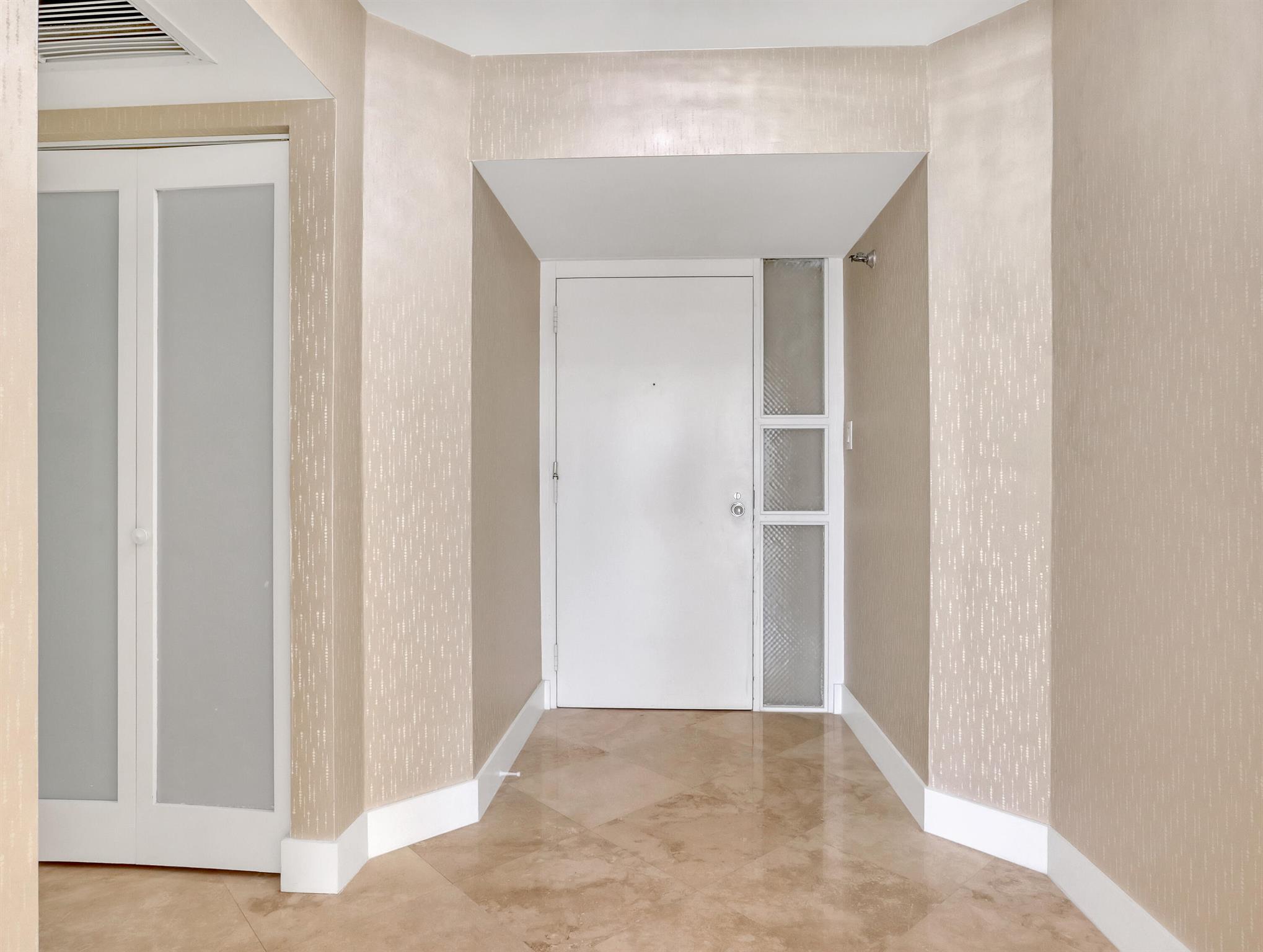 5380 N Ocean Dr #3b Riviera Beach, FL 33404