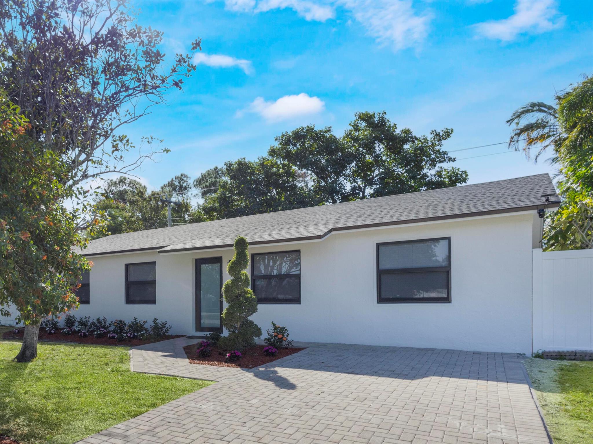 992 Mohican Blvd Jupiter, FL 33458