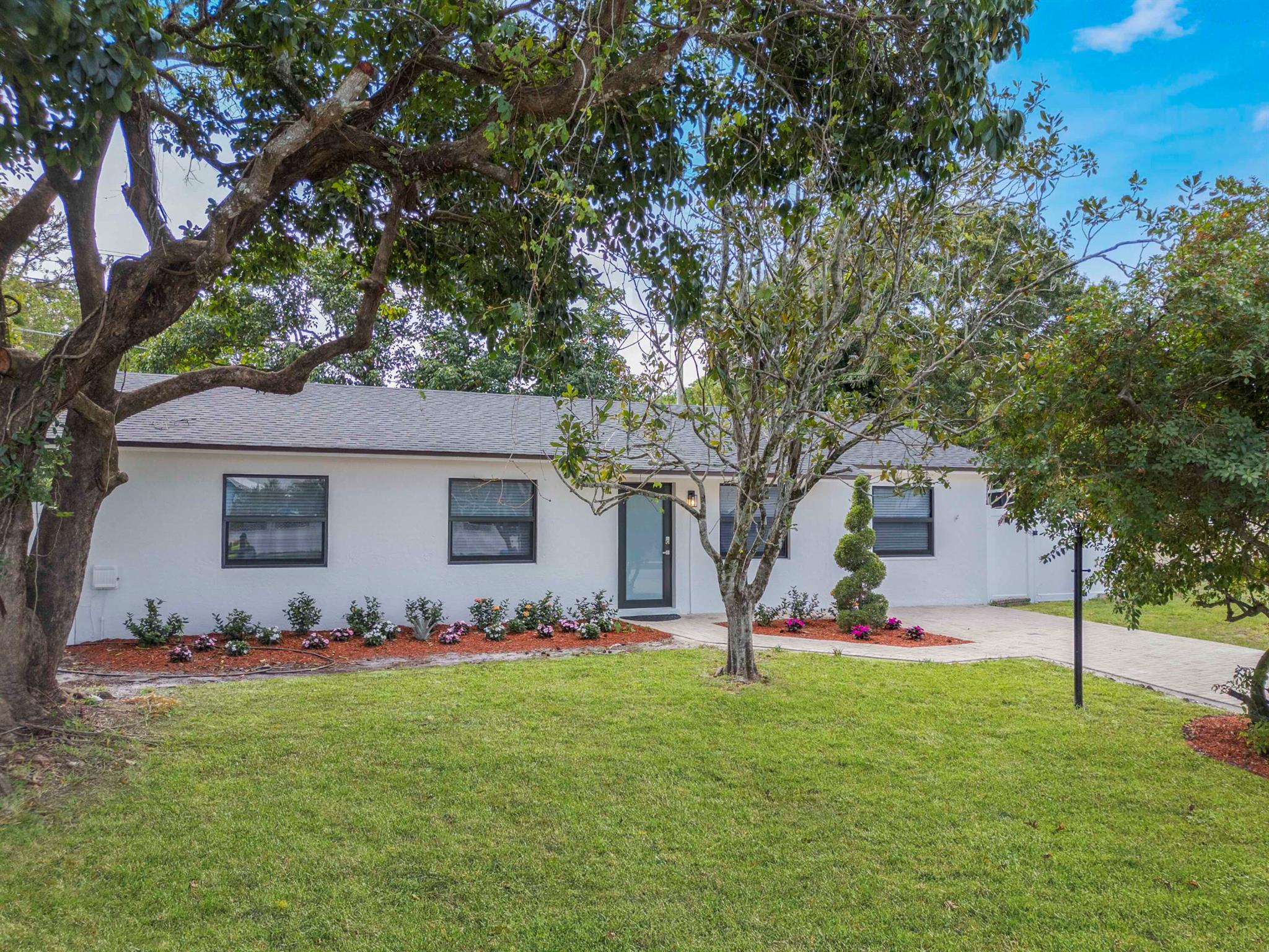 992 Mohican Blvd Jupiter, FL 33458