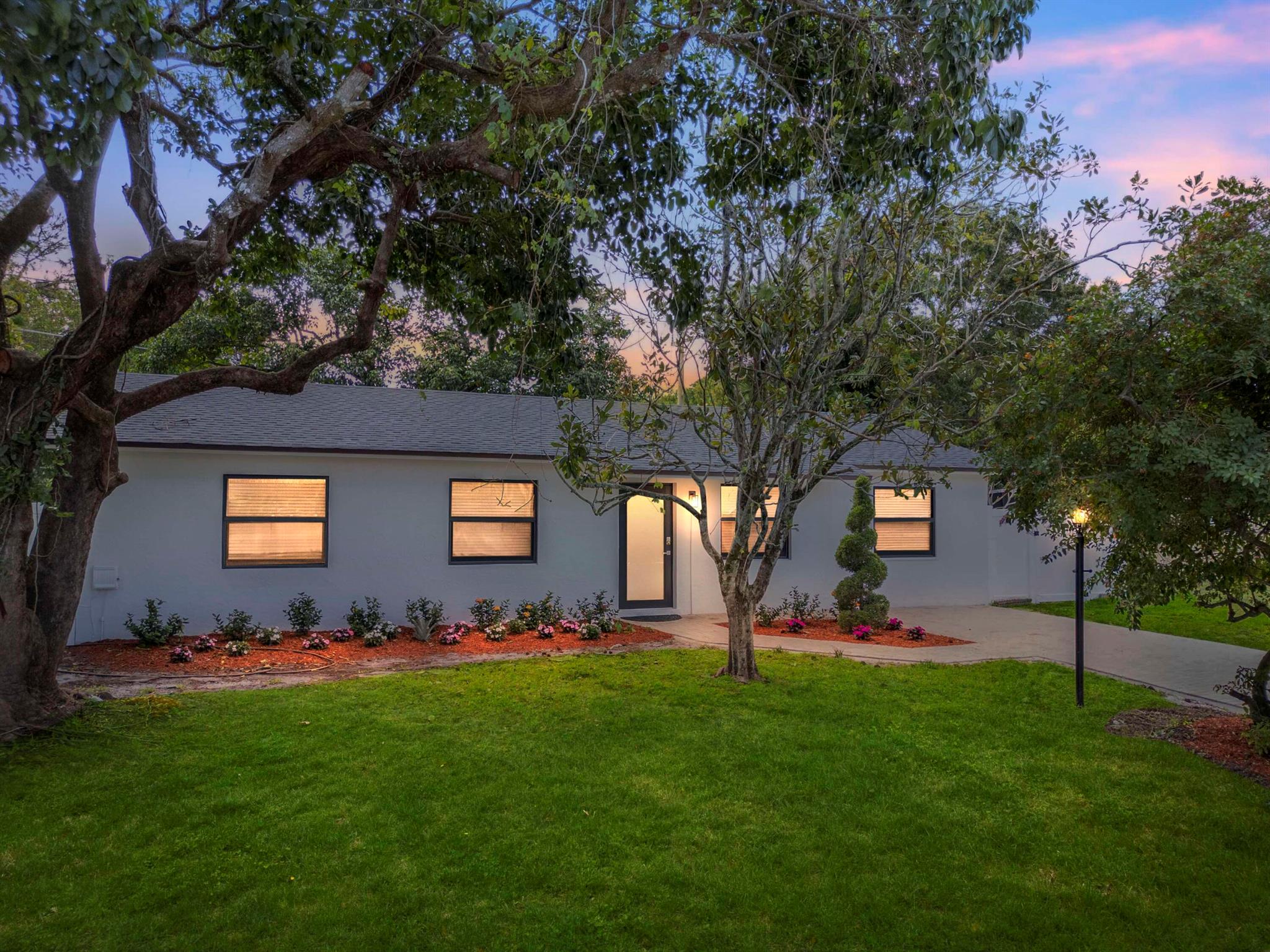 992 Mohican Blvd Jupiter, FL 33458