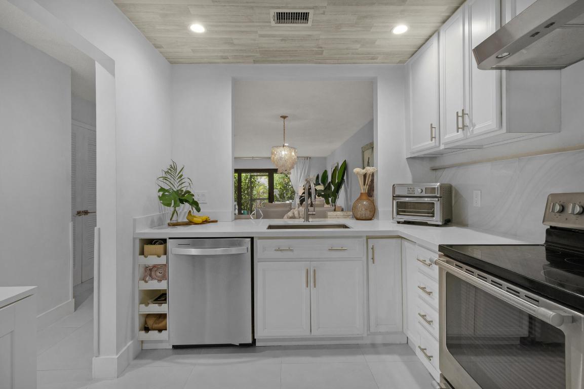 2136 NE 44th #4 Lighthouse Point, FL 33064