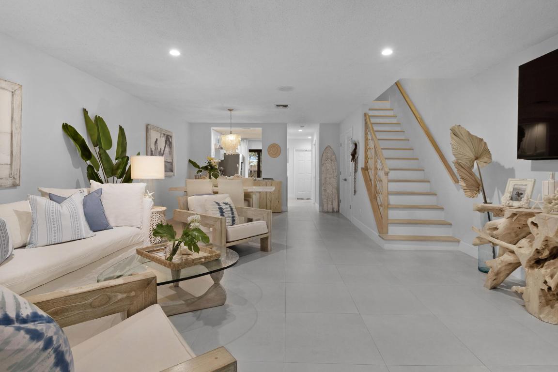 2136 NE 44th #4 Lighthouse Point, FL 33064