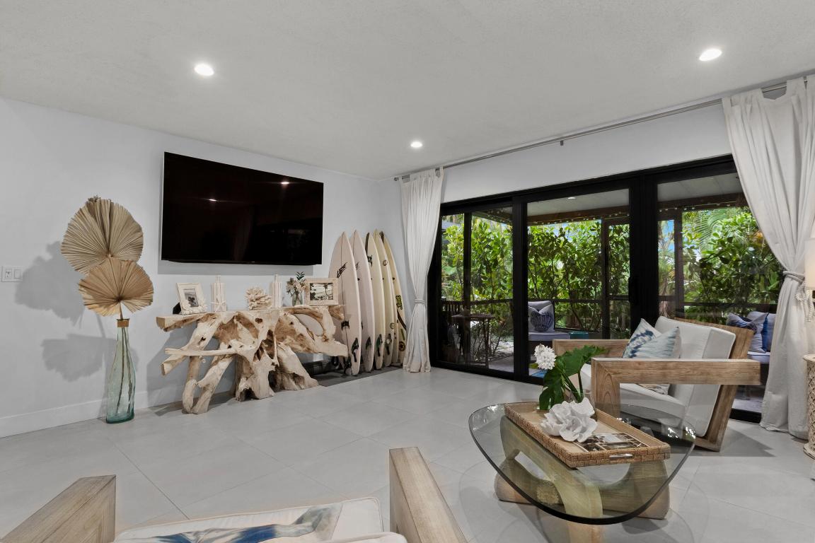 2136 NE 44th #4 Lighthouse Point, FL 33064