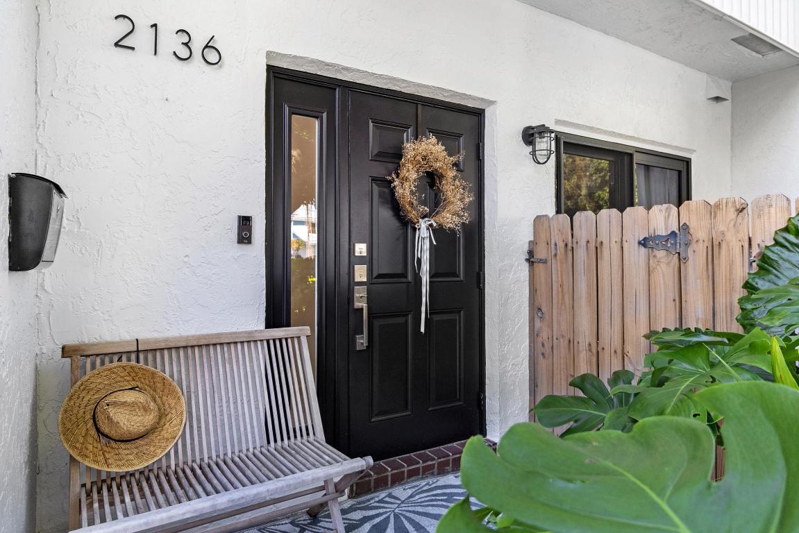 2136 NE 44th #4 Lighthouse Point, FL 33064