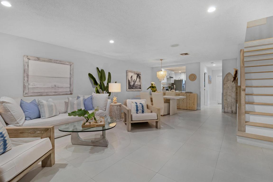 2136 NE 44th #4 Lighthouse Point, FL 33064