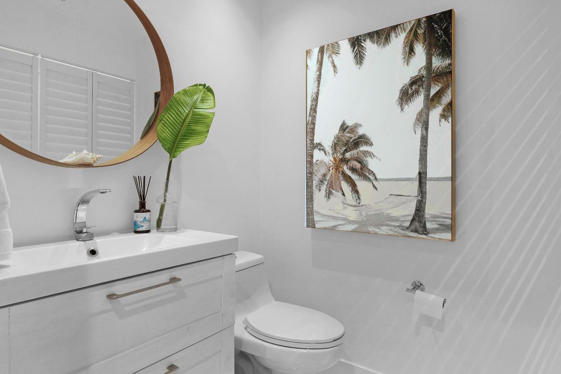 2136 NE 44th #4 Lighthouse Point, FL 33064