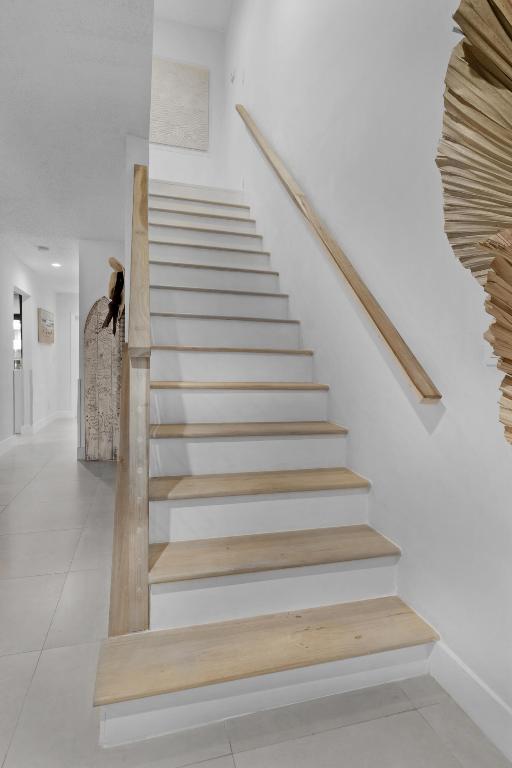 2136 NE 44th #4 Lighthouse Point, FL 33064