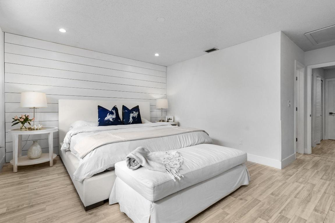 2136 NE 44th #4 Lighthouse Point, FL 33064