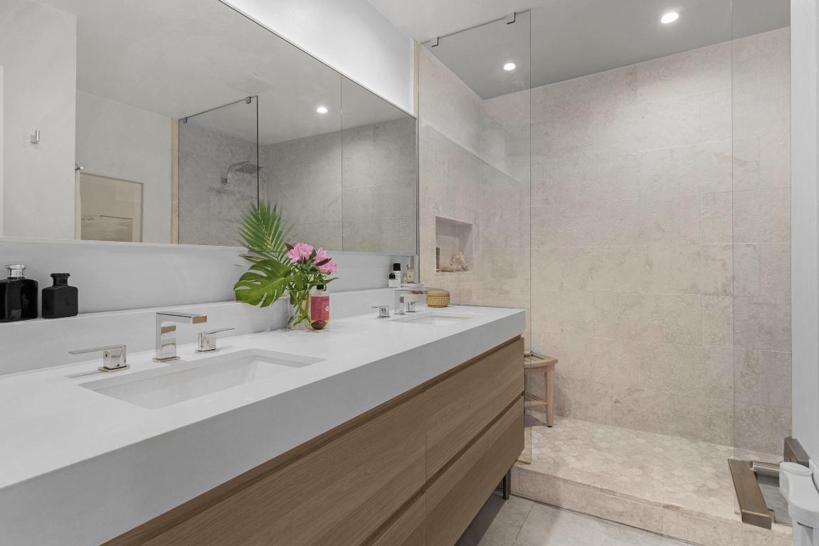 2136 NE 44th #4 Lighthouse Point, FL 33064