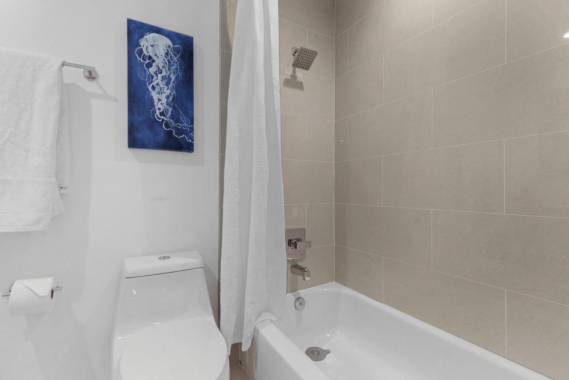 2136 NE 44th #4 Lighthouse Point, FL 33064