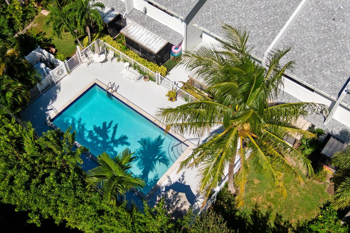 2136 NE 44th #4 Lighthouse Point, FL 33064