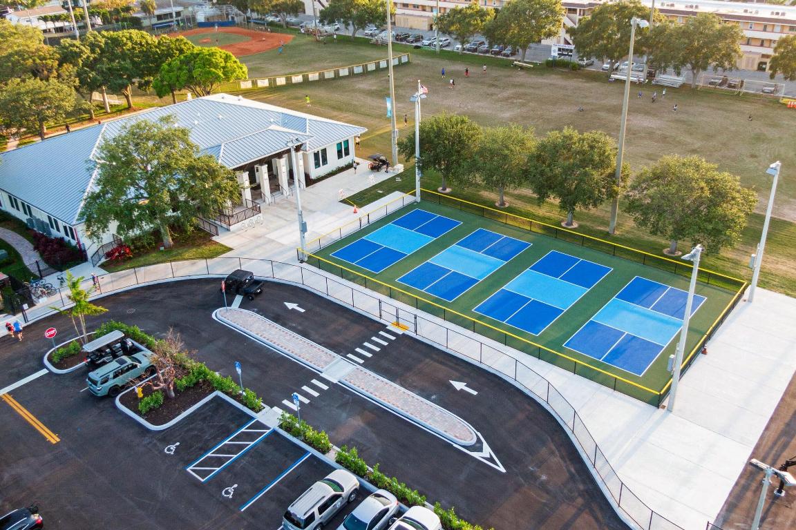 2136 NE 44th #4 Lighthouse Point, FL 33064