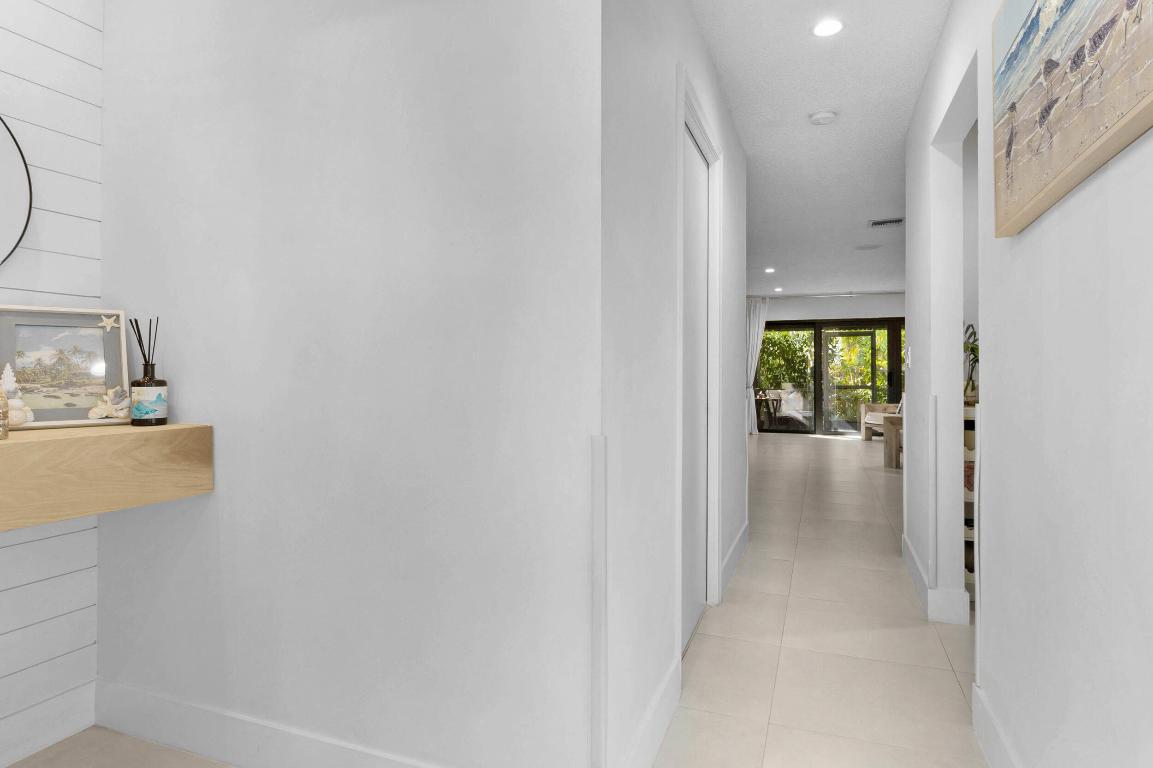 2136 NE 44th #4 Lighthouse Point, FL 33064