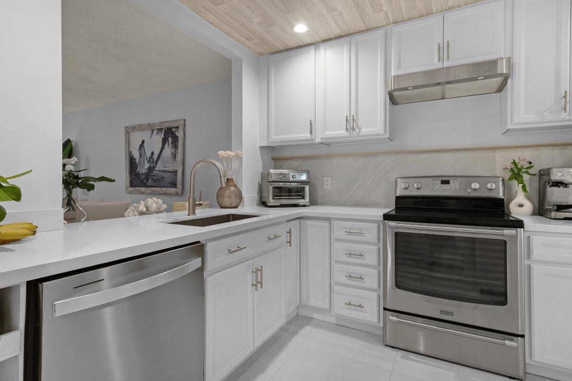 2136 NE 44th #4 Lighthouse Point, FL 33064