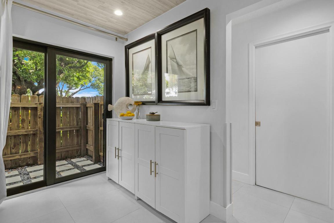 2136 NE 44th #4 Lighthouse Point, FL 33064