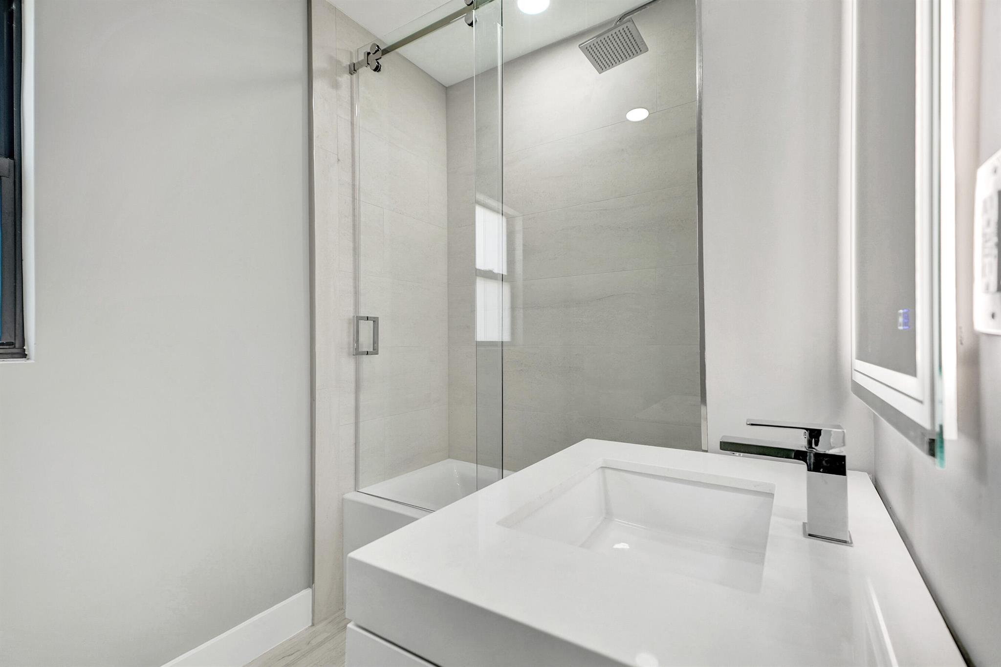 5832 Alton Rd Miami Beach, FL 33140