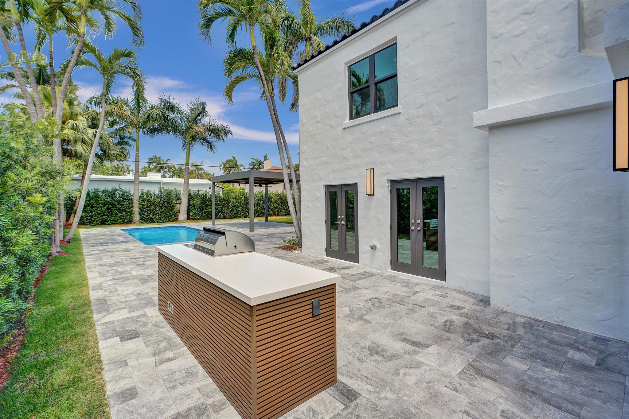 5832 Alton Rd Miami Beach, FL 33140