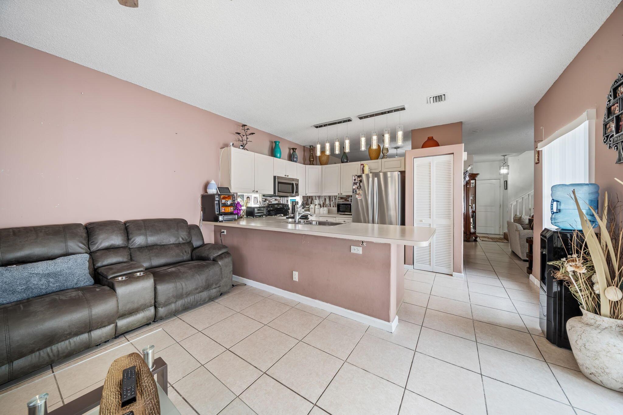 6892 Perdido Bay Ter Lake Worth, FL 33463