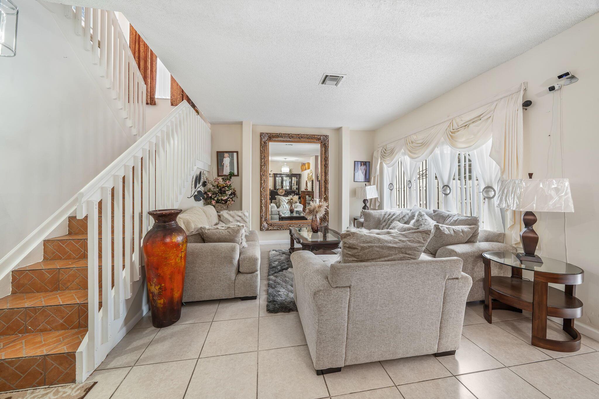 6892 Perdido Bay Ter Lake Worth, FL 33463