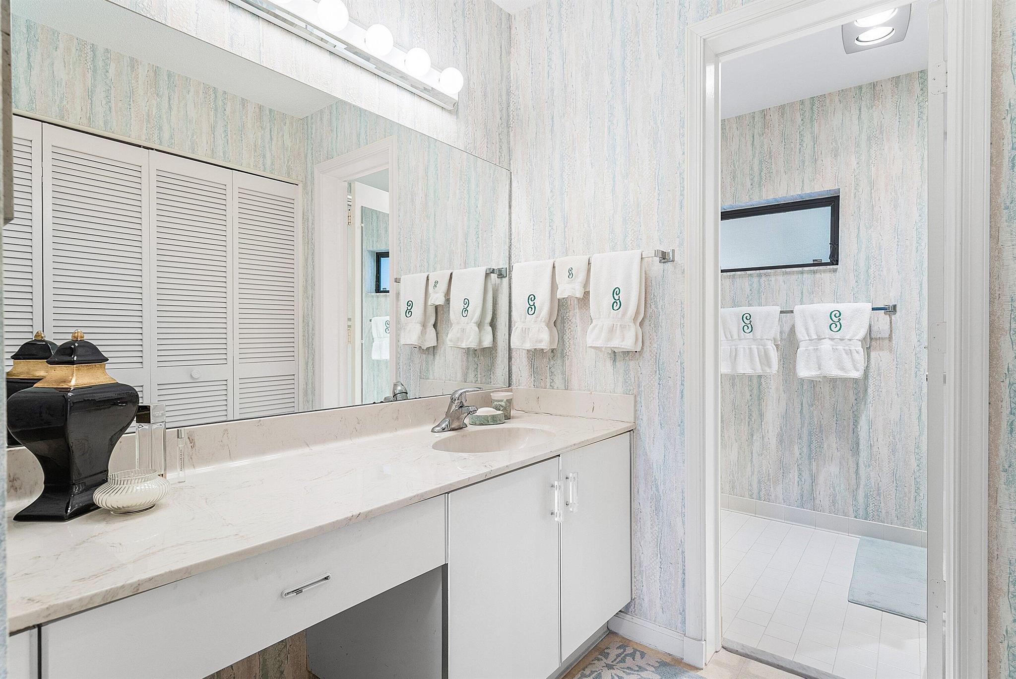 3858 Quail Rdg Dr #Blue Heron Boynton Beach, FL 33436