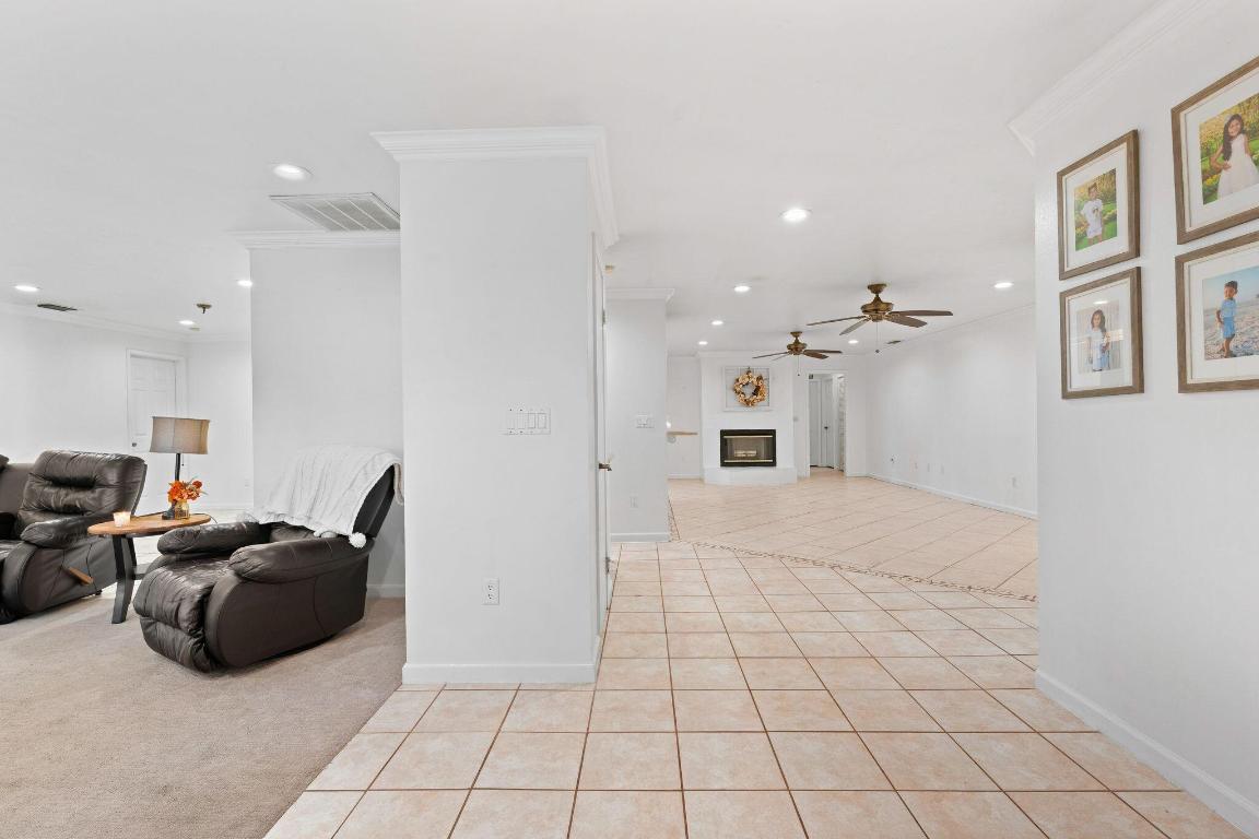 619 29th St Bradenton, FL 34208