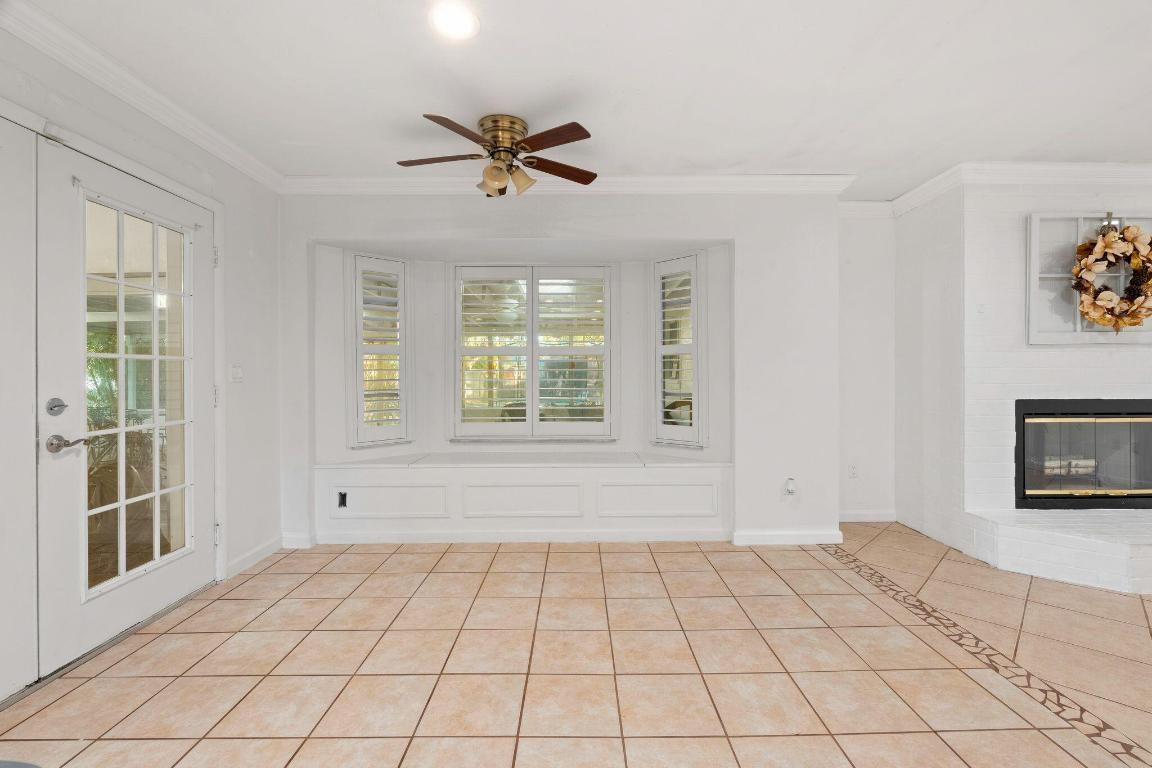 619 29th St Bradenton, FL 34208