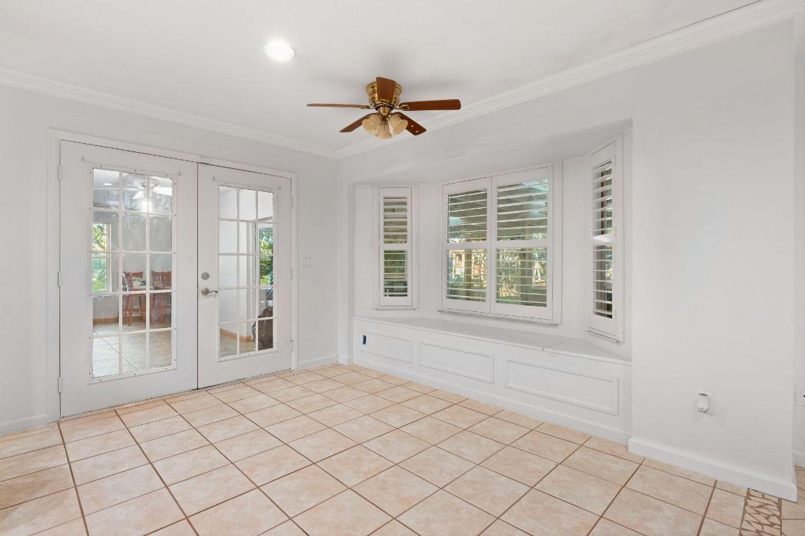 619 29th St Bradenton, FL 34208