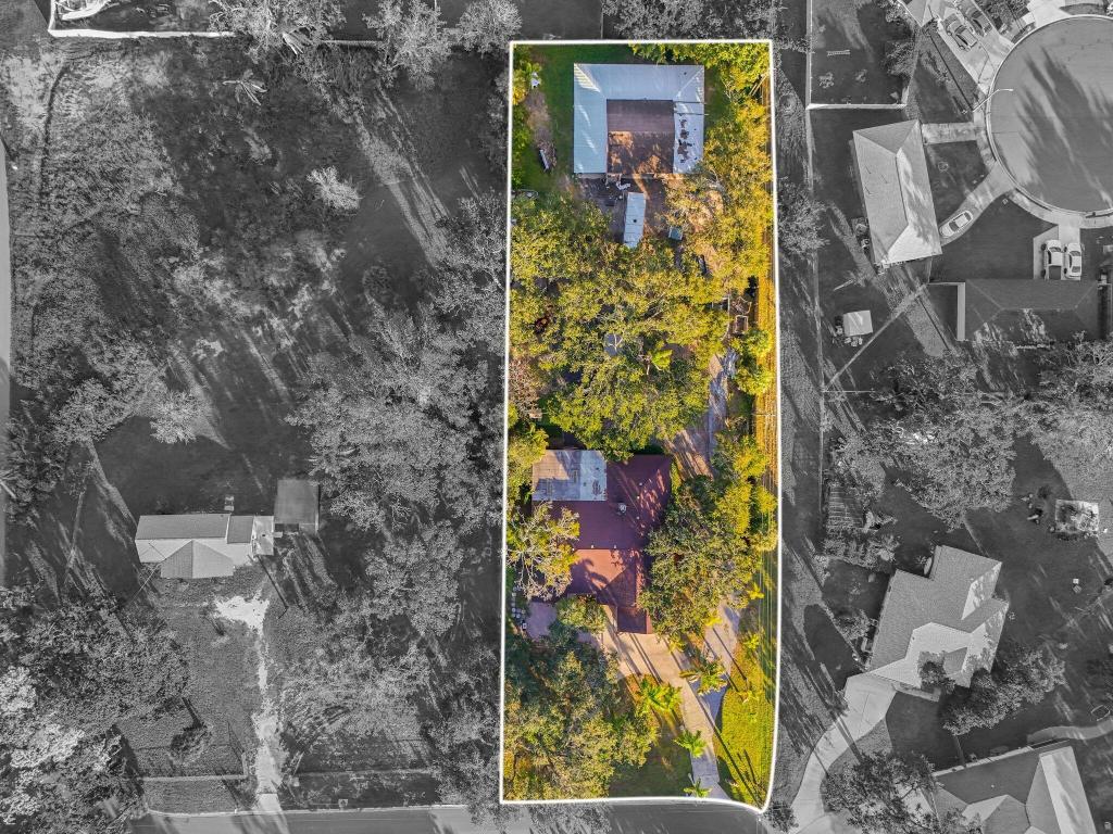 619 29th St Bradenton, FL 34208