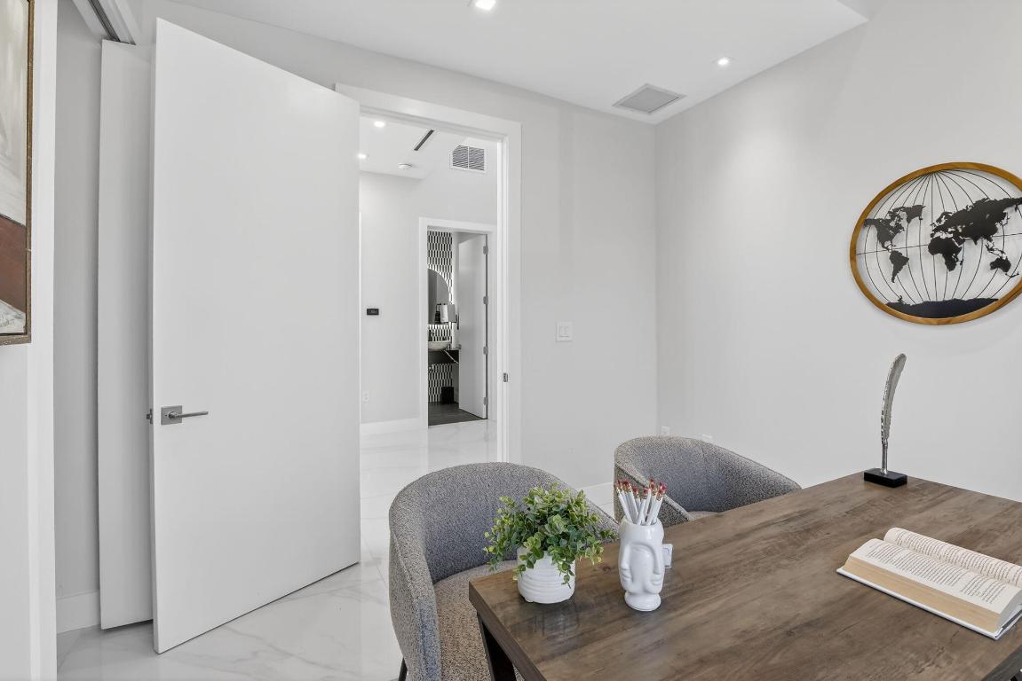 750 NE 16th Fort Lauderdale, FL 33304