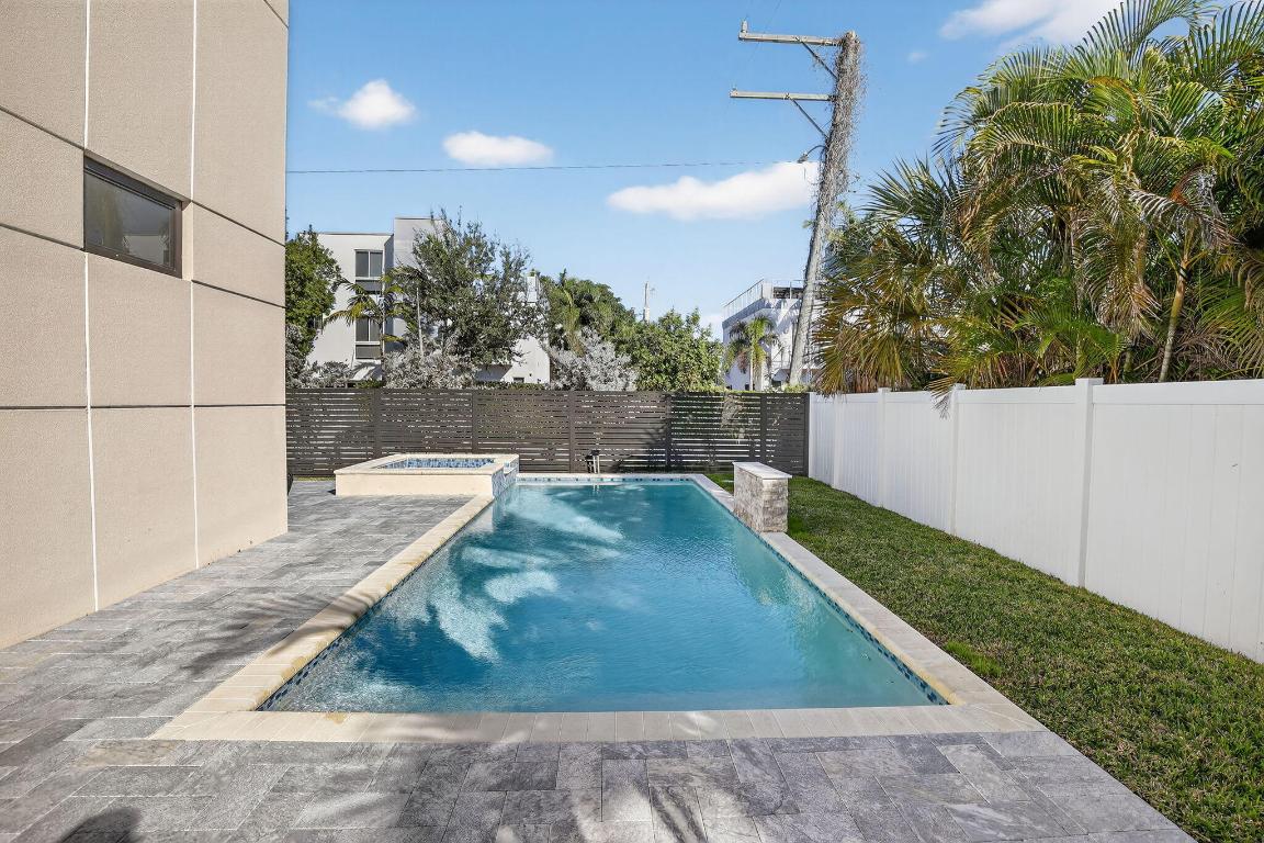 750 NE 16th Fort Lauderdale, FL 33304