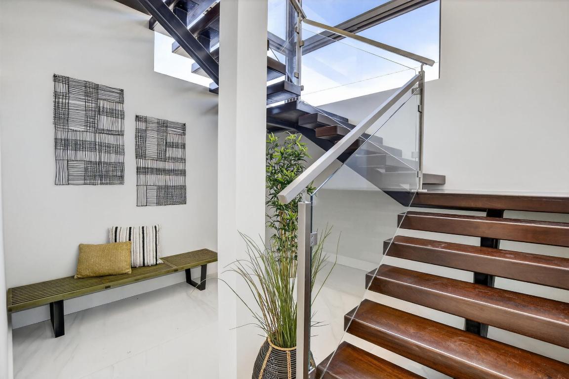 750 NE 16th Fort Lauderdale, FL 33304