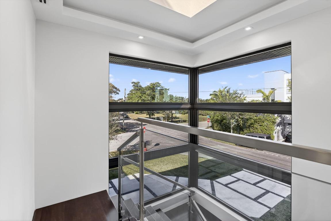 750 NE 16th Fort Lauderdale, FL 33304