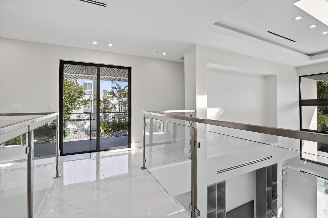 750 NE 16th Fort Lauderdale, FL 33304