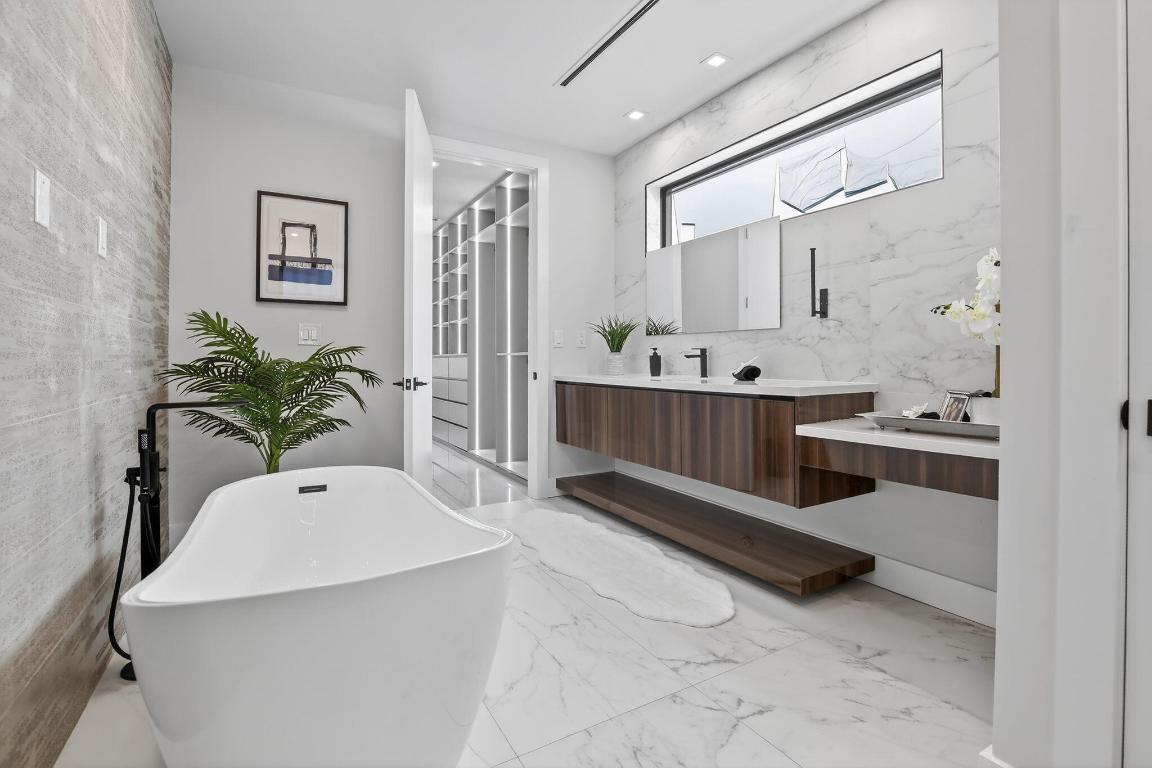 750 NE 16th Fort Lauderdale, FL 33304