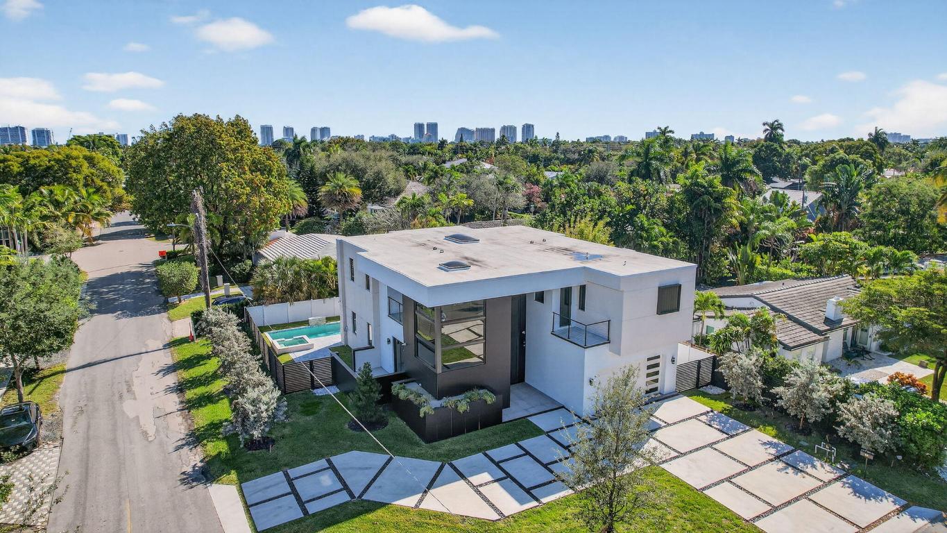 750 NE 16th Fort Lauderdale, FL 33304