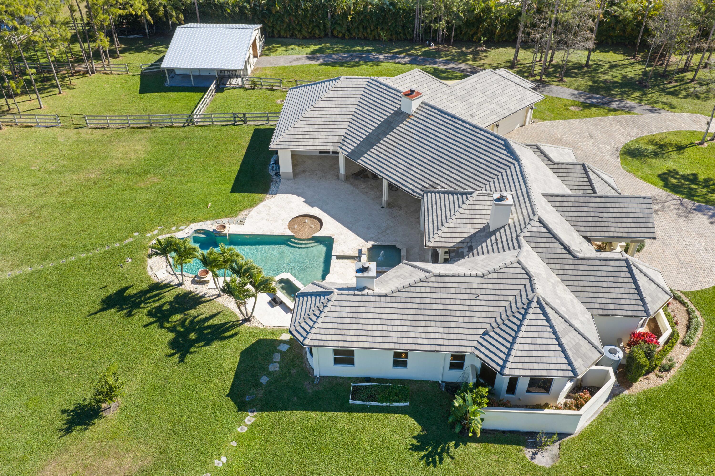 11581 Manatee Lake Worth, FL 33449