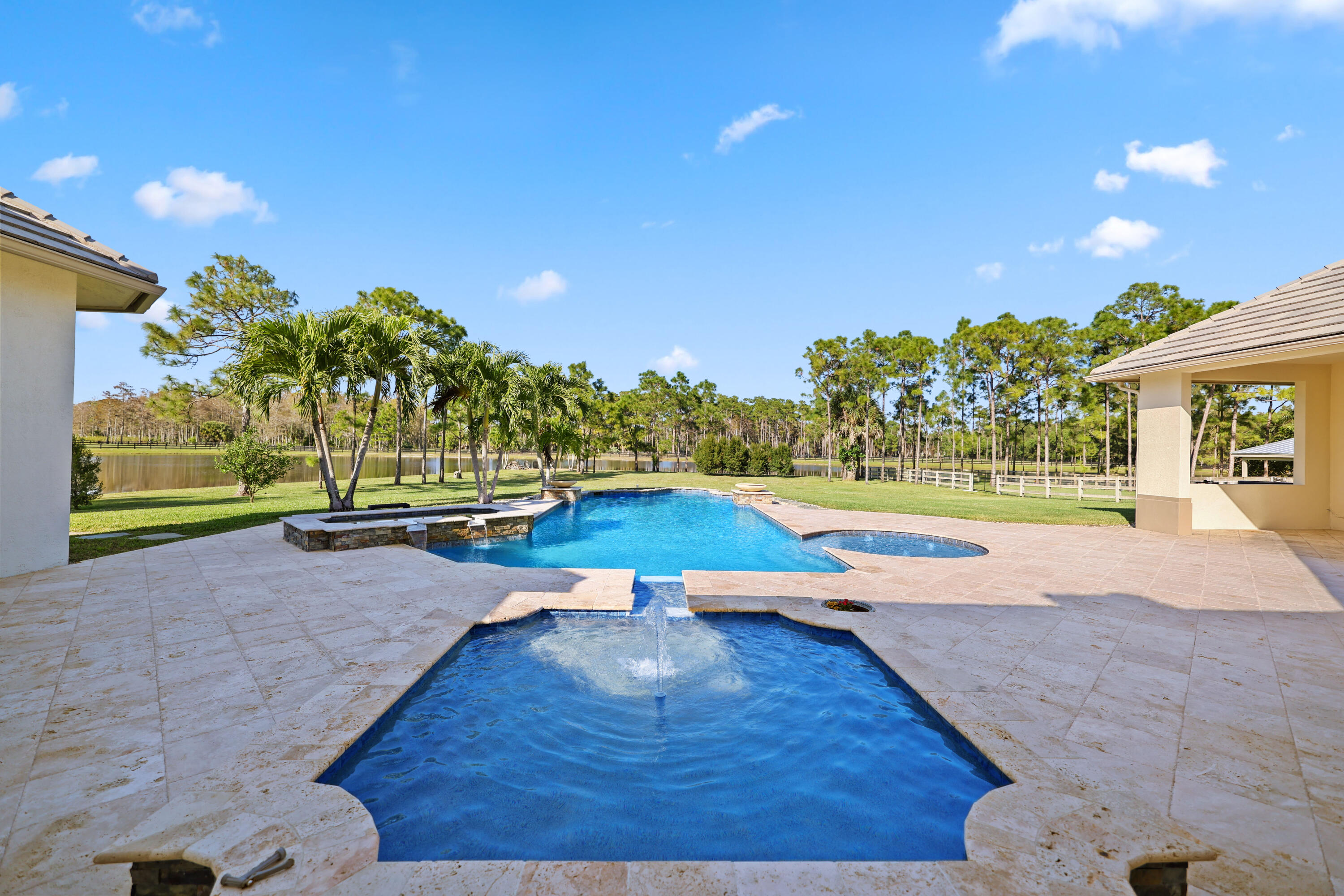 11581 Manatee Lake Worth, FL 33449