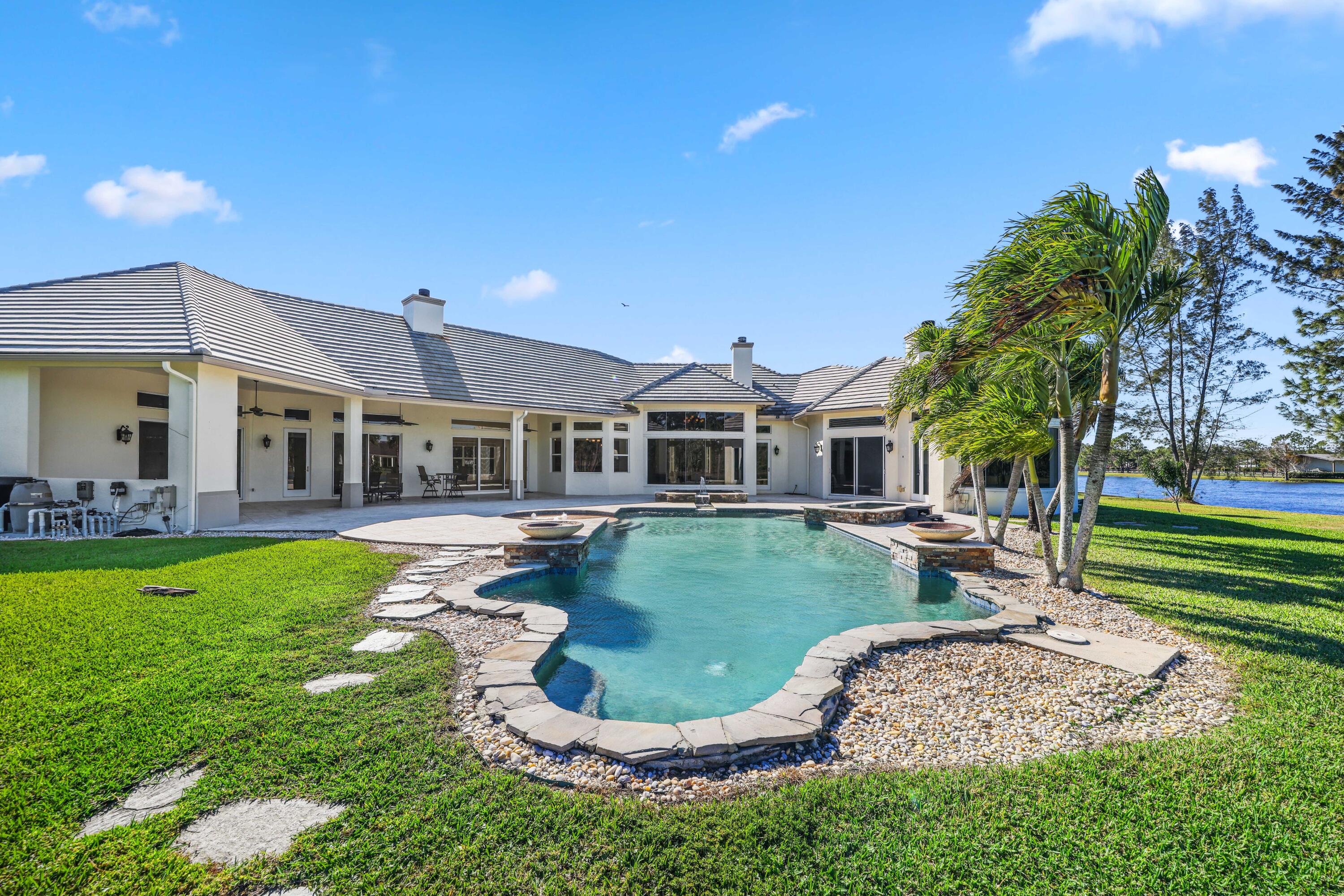 11581 Manatee Lake Worth, FL 33449