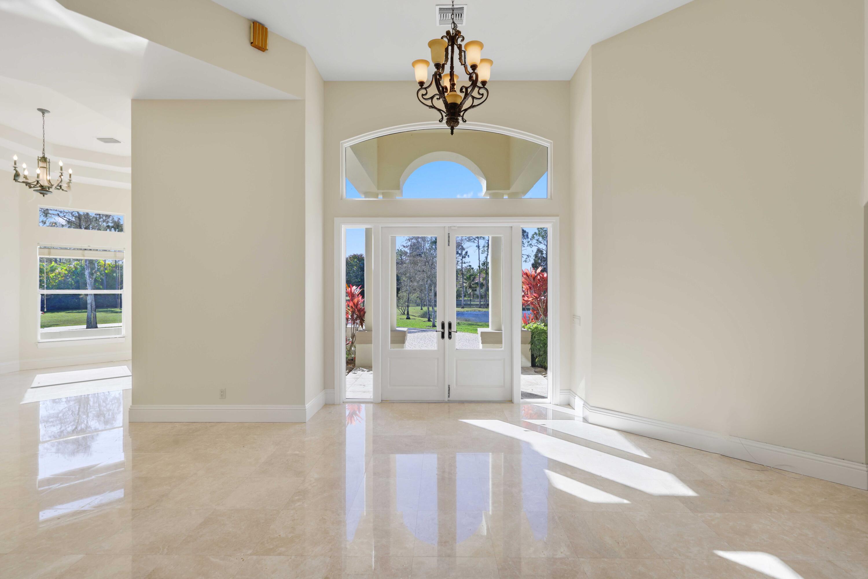 11581 Manatee Lake Worth, FL 33449