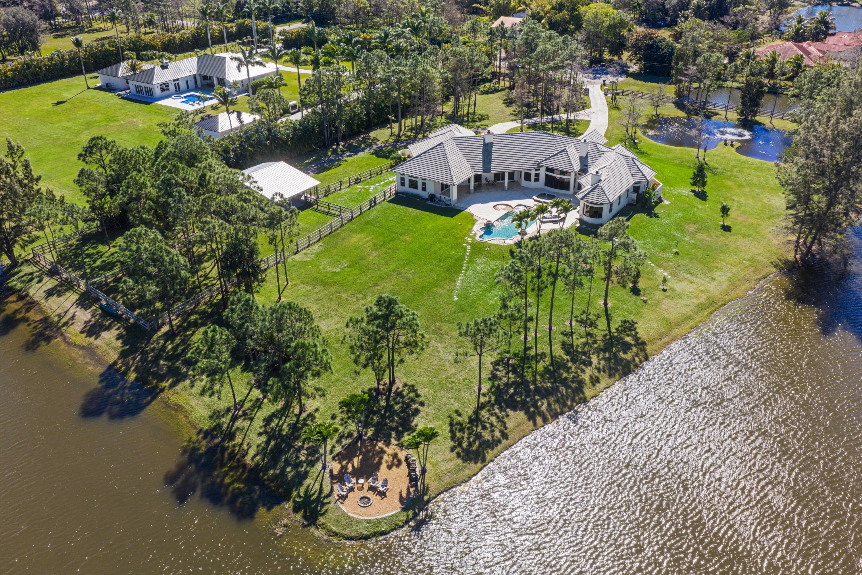 11581 Manatee Lake Worth, FL 33449