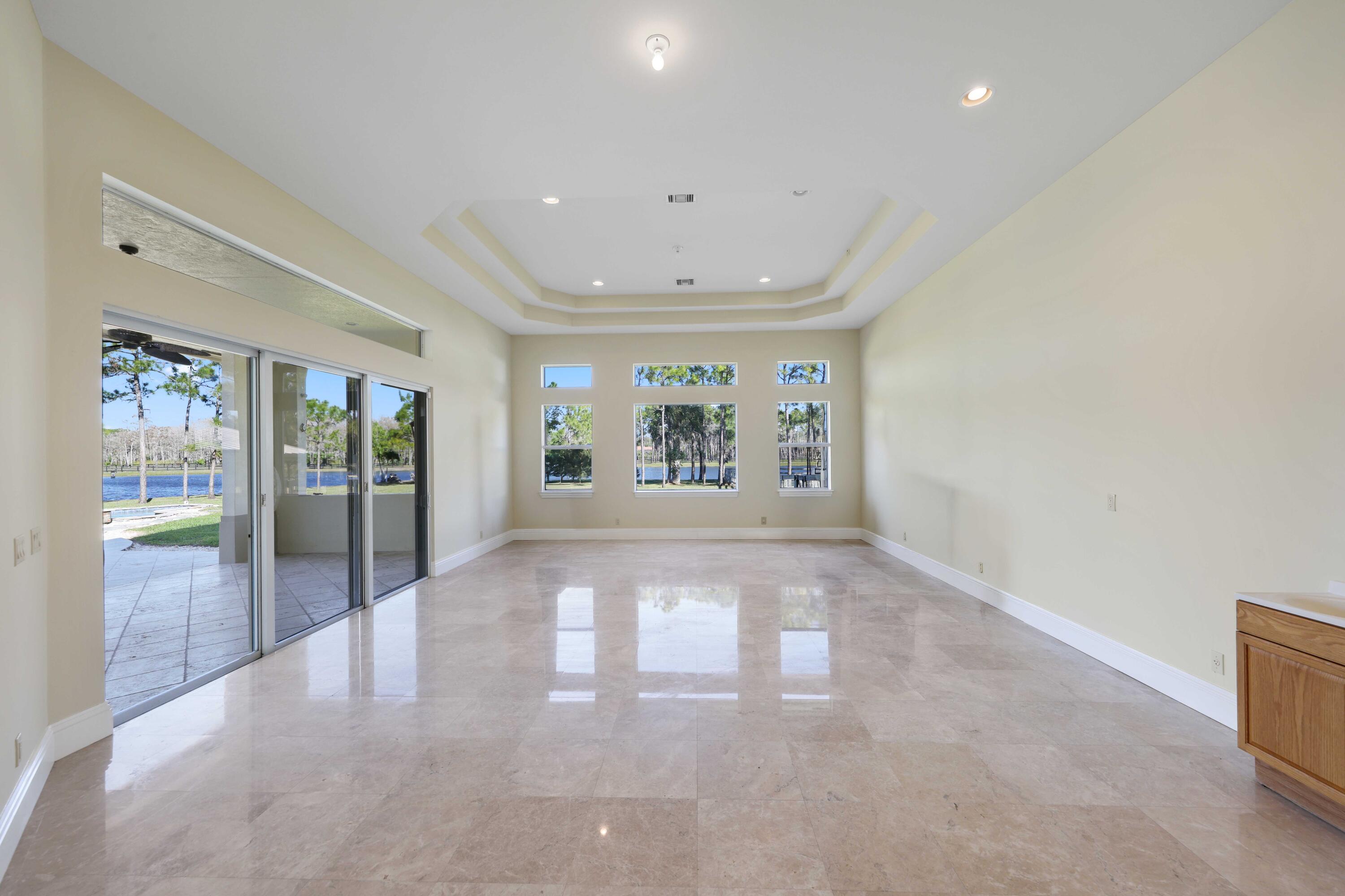 11581 Manatee Lake Worth, FL 33449