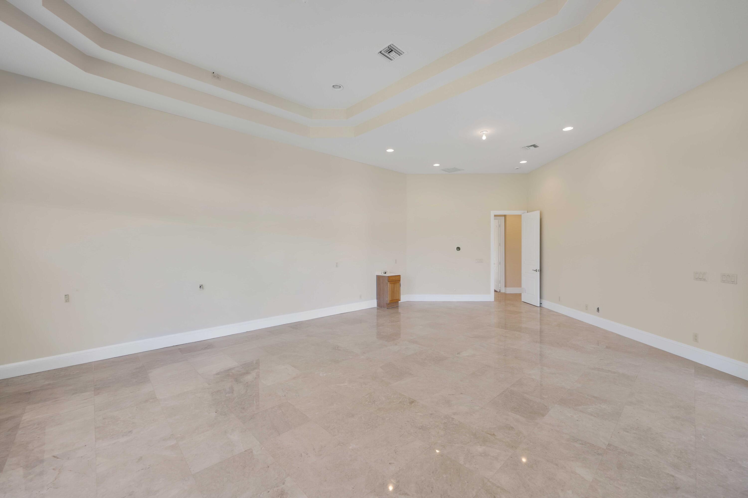 11581 Manatee Lake Worth, FL 33449