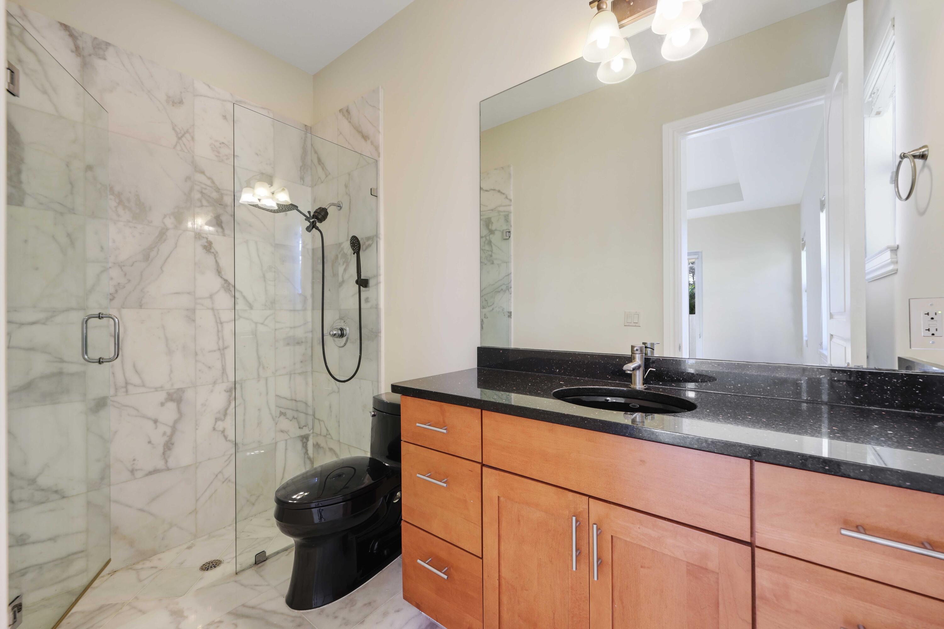 11581 Manatee Lake Worth, FL 33449